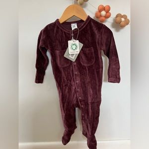 L’ovedBaby footed onesie dark pink/purple 6-9 months NWT